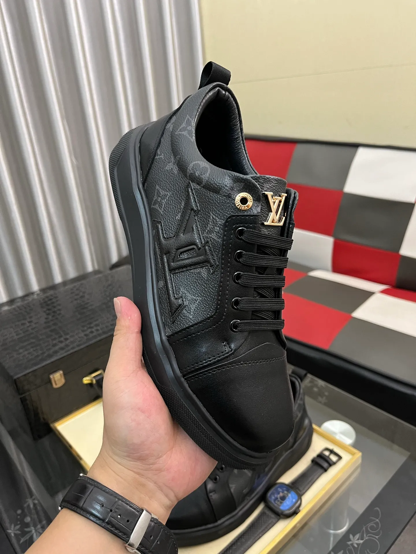 Men's shoes 💰400⌚️⌚️【LOUIS VUITTON】Same style as Louis Vuitton* official website 🚹Men's high-top casual shoes❤️Same style as popular celebrities and big names ~ Best-selling at home and abroad Lv focuses on the checkerboard series...Imported first-layer cowhide with special fabrics➕Full sheep leather lining➕Brand-specific hollow outsole💎Number: 38-443️⃣Colors available